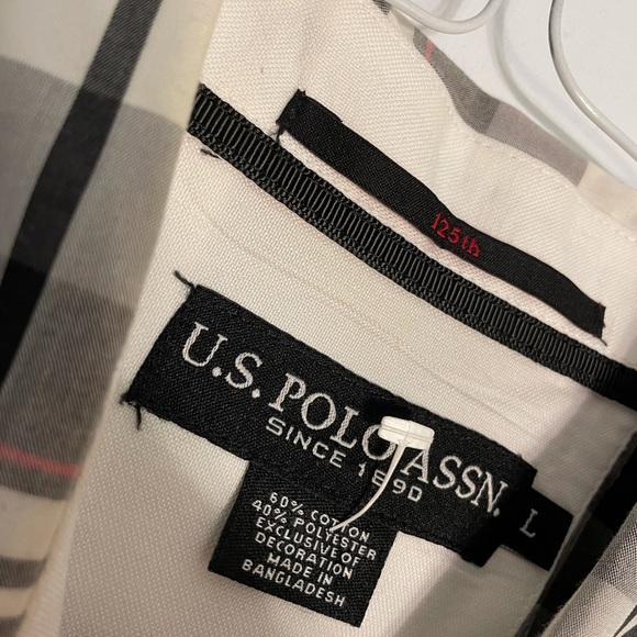 US Polo ASSN Button Down. Great condition- Large - Picture 2 of 3